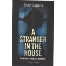 A Stranger in the House Broschiert von Shar Lapena